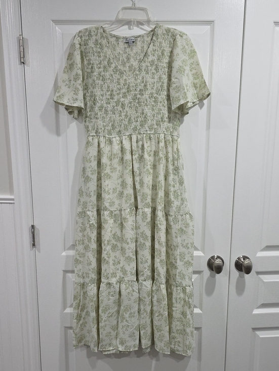 Fehrnvi Apparel Dresses & Skirts - Light Green Floral Midi Dress with Smocked Bodice